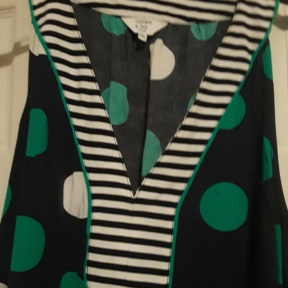 Top - Picture 2 of 3